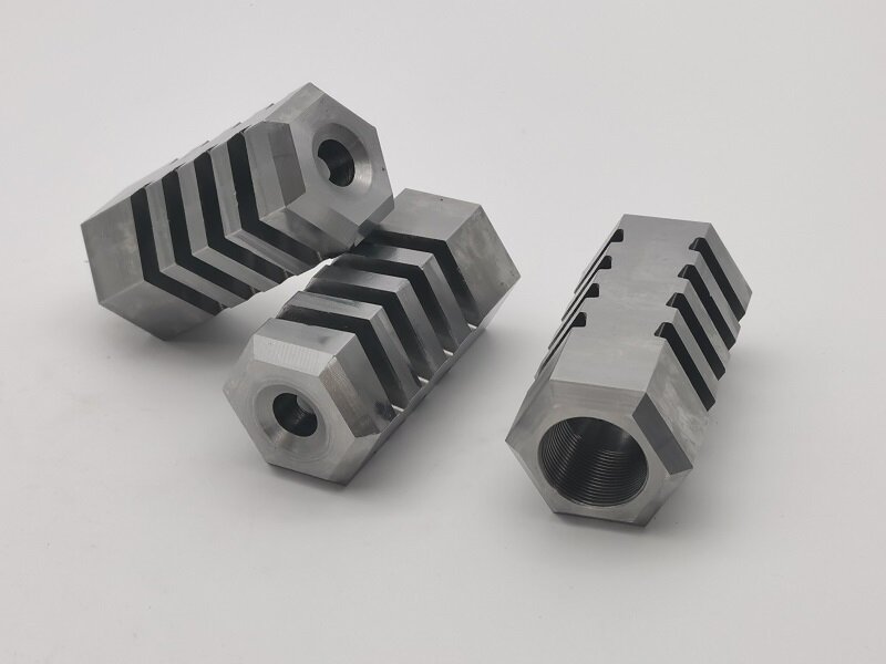 六角チューブ接続パーツは機械アセンブリをどのように改善しますか?